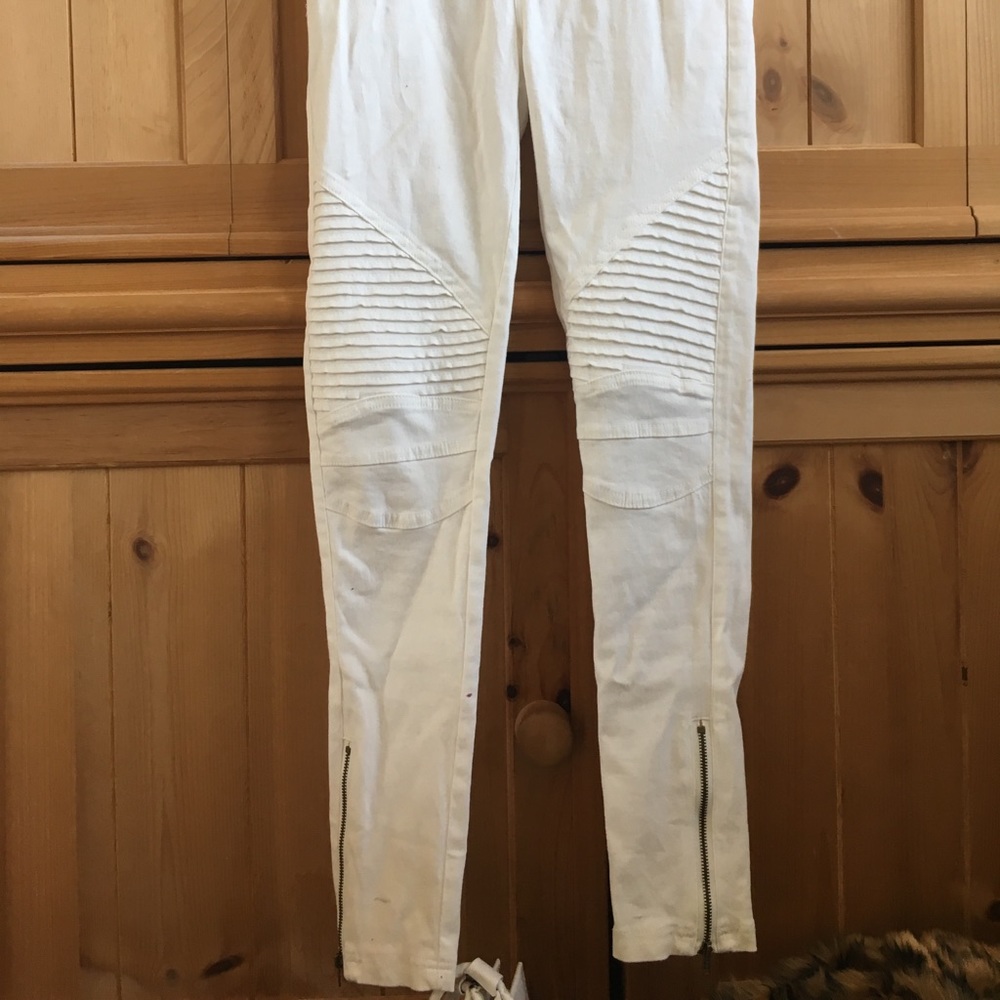 White piper leggings